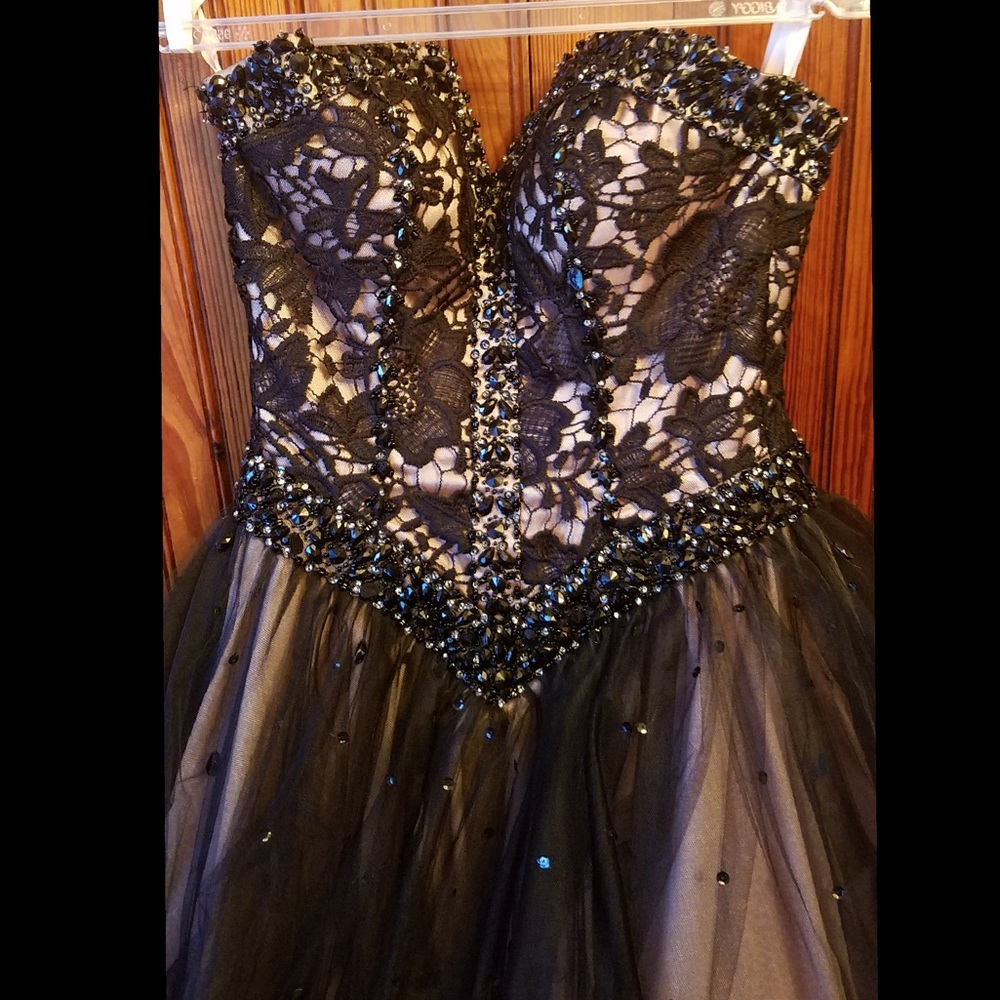 Black/nude Prom Dress